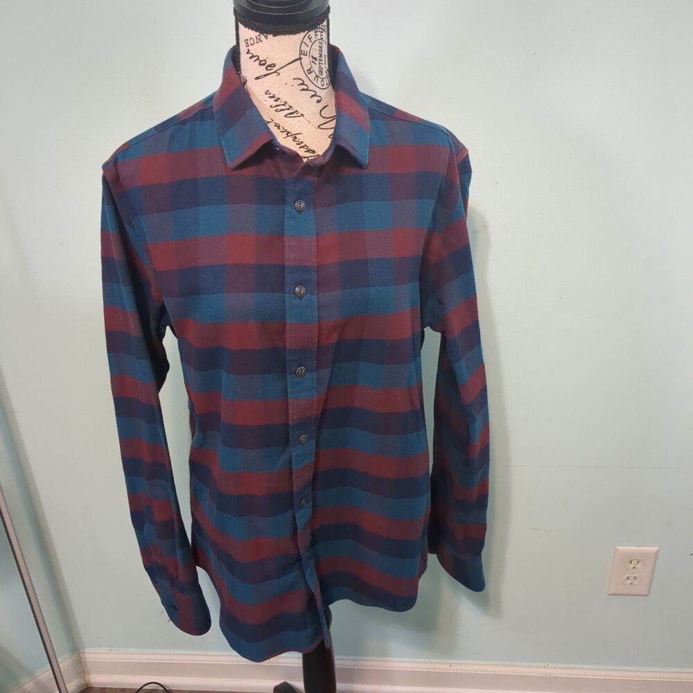 UNTUCKit Button Up Long Sleeve Flannel Plaid Shirt Red Blue Men’s medium